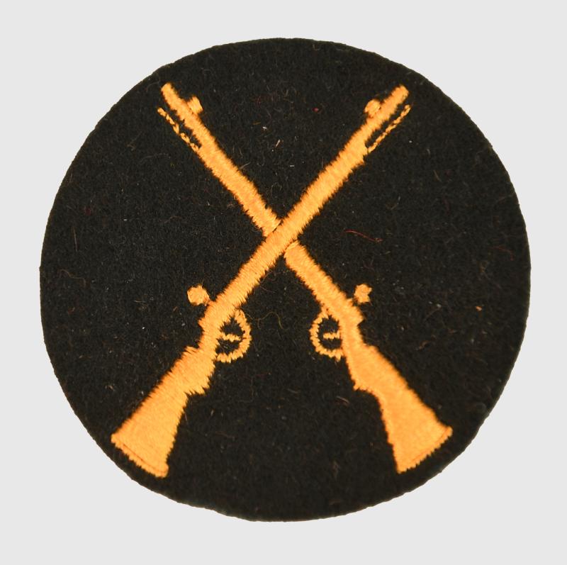 GERMAN WWII ARMY ARMOURERS TRADE PATCH.