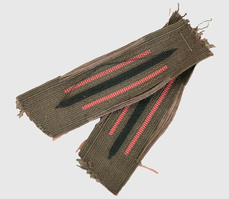 GERMAN WWII ARMY PANZER ENLISTED RANKS BEVO WOVEN COLLAR PATCHES.
