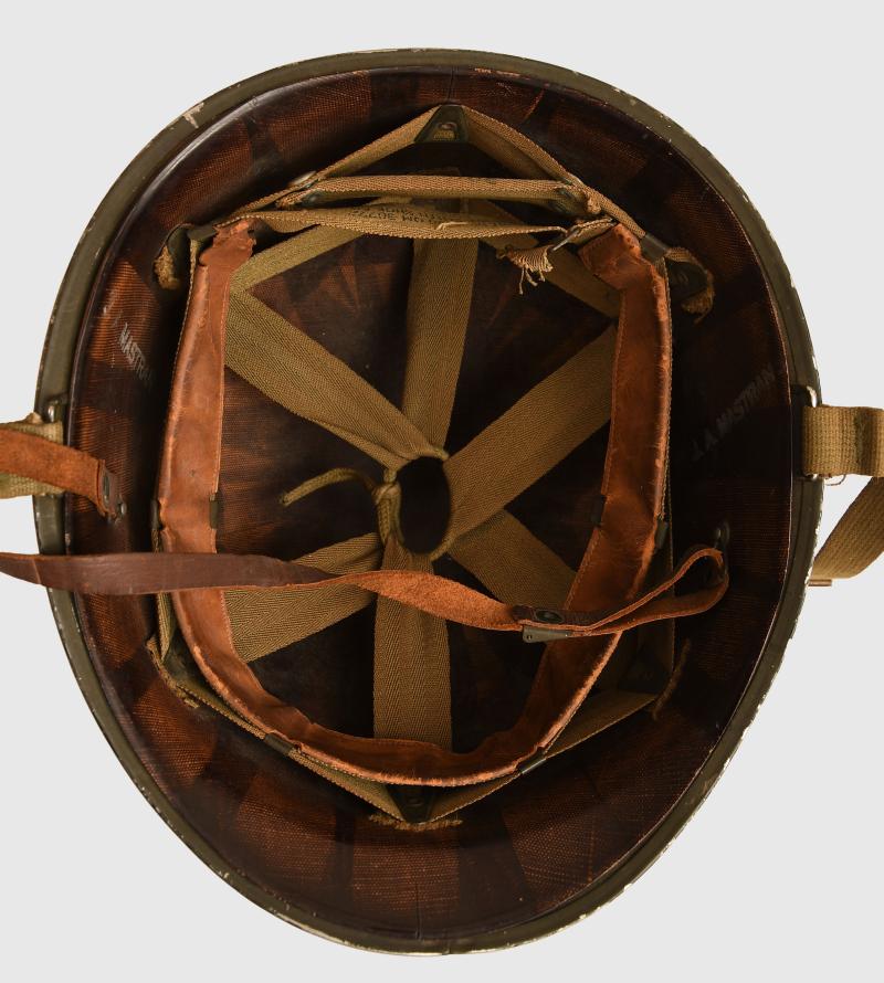 US WWII M1 COMBAT HELMET.