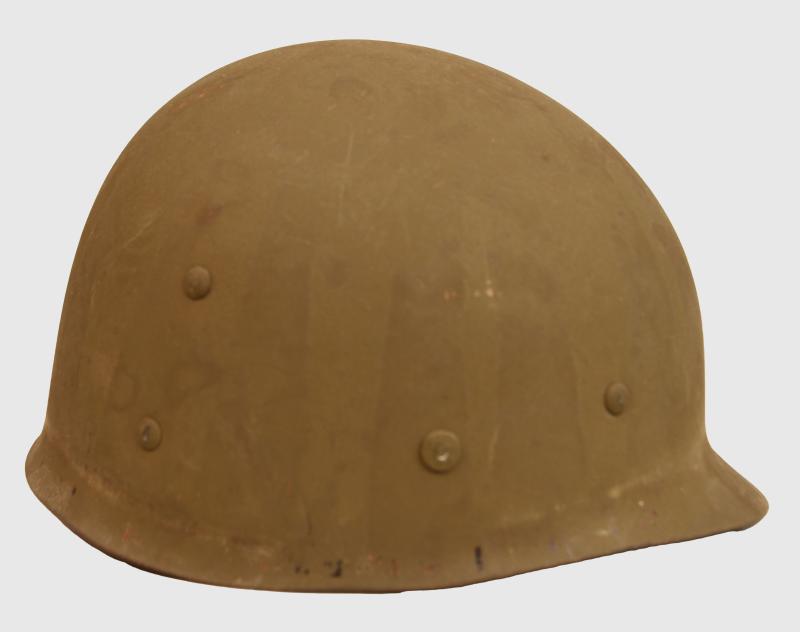 US WWII M1 COMBAT HELMET.