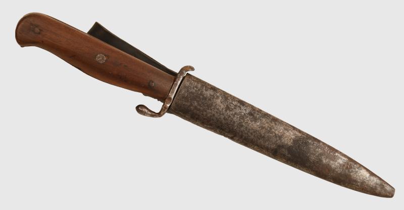 GERMAN WWI TRENCH KNIFE.