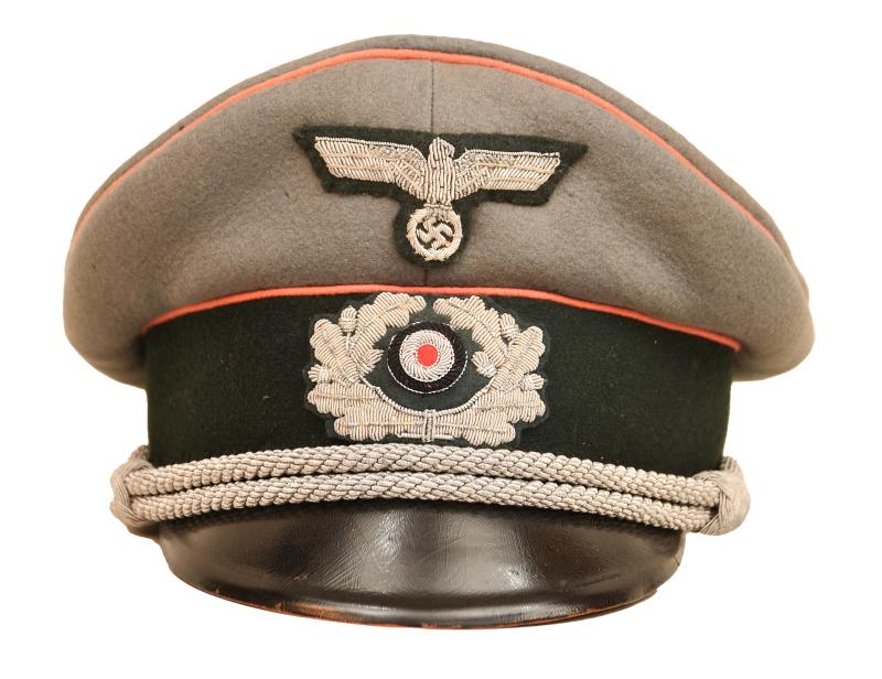 GERMAN WWII PANZER OFFICERS VISOR CAP.