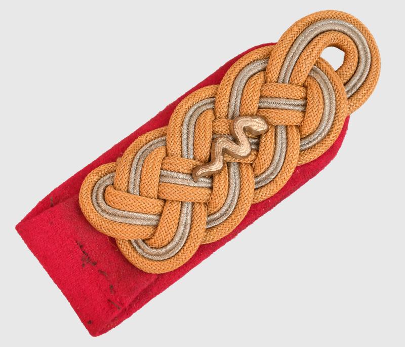 GERMAN WWII ARMY VETERINARY MAJOR GENERAL’S SHOULDER STRAP.