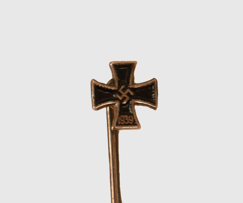 GERMAN WWII IRON CROSS FIRST CLASS LAPEL PIN.