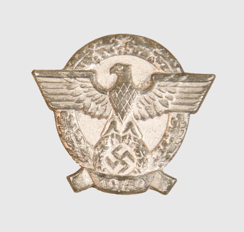 GERMAN WWII POLICE DAY BADGE 1942.