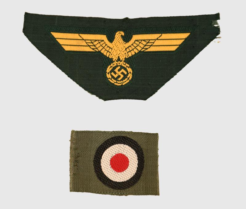 GERMAN WWII COASTAL ARTILLERY INSIGNIA SET.
