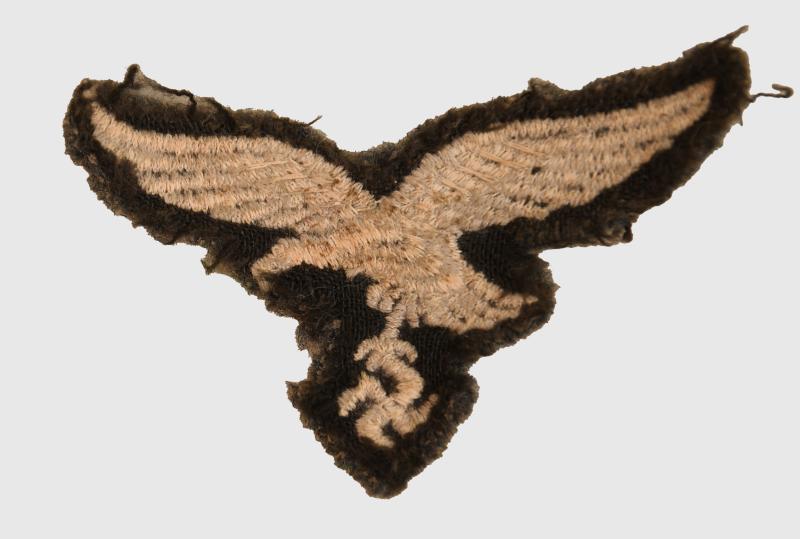 GERMAN WWII LUFTWAFFE MAN’S OVERSEAS CAP EAGLE.