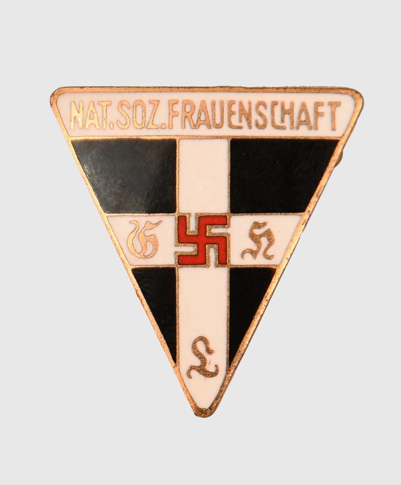 GERMAN WWII FRAUENSCHAFT BADGE.