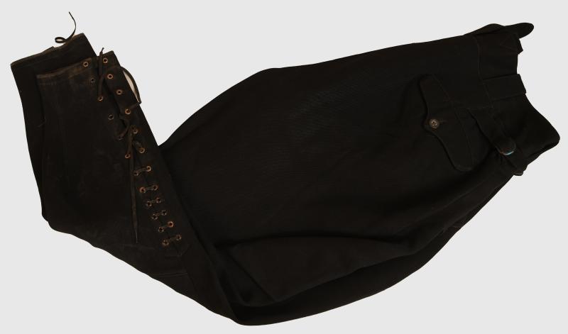 GERMAN WWII BLACK BREECHES.