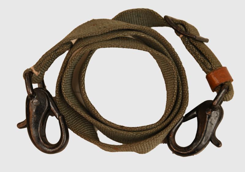 GERMAN WWII FLARE POUCH STRAP.