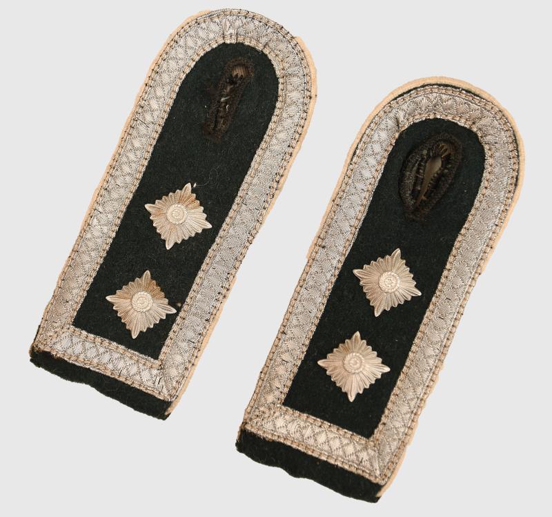 GERMAN WWII ARMY SENIOR NCO M 36 SHOULDER STRAPS.