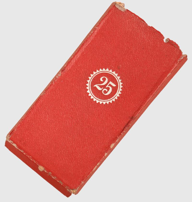 GERMAN WWII 25 YEAR NATIONAL FAITHFUL SERVICE MEDAL BOX.