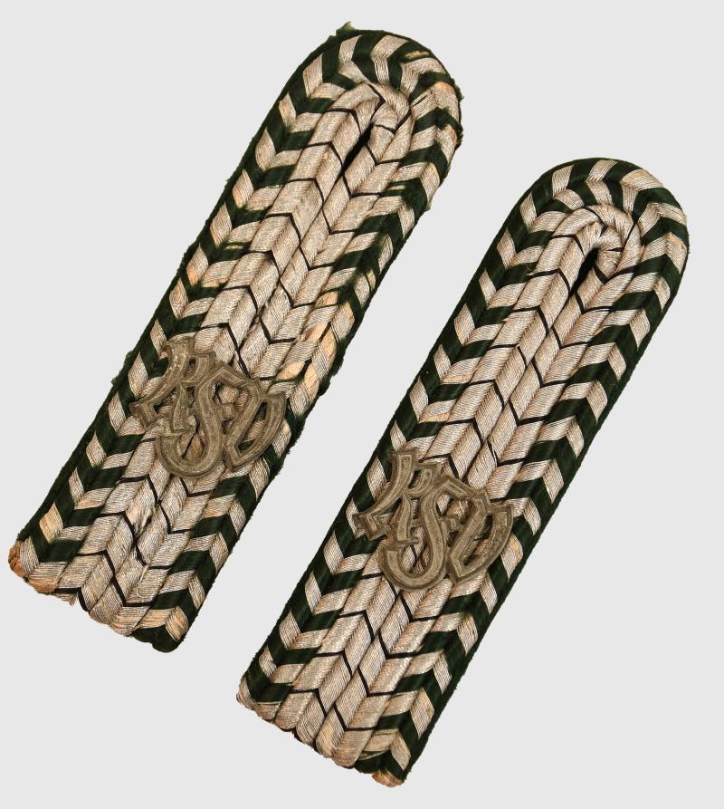 GERMAN WWII CUSTOMS FINANCE DEPARTMENT OFFICIALS SHOULDER BOARDS.