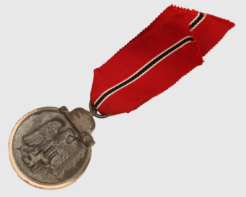 GERMAN WWII EAST FRONT MEDAL WITH NUMBERED RING 19.