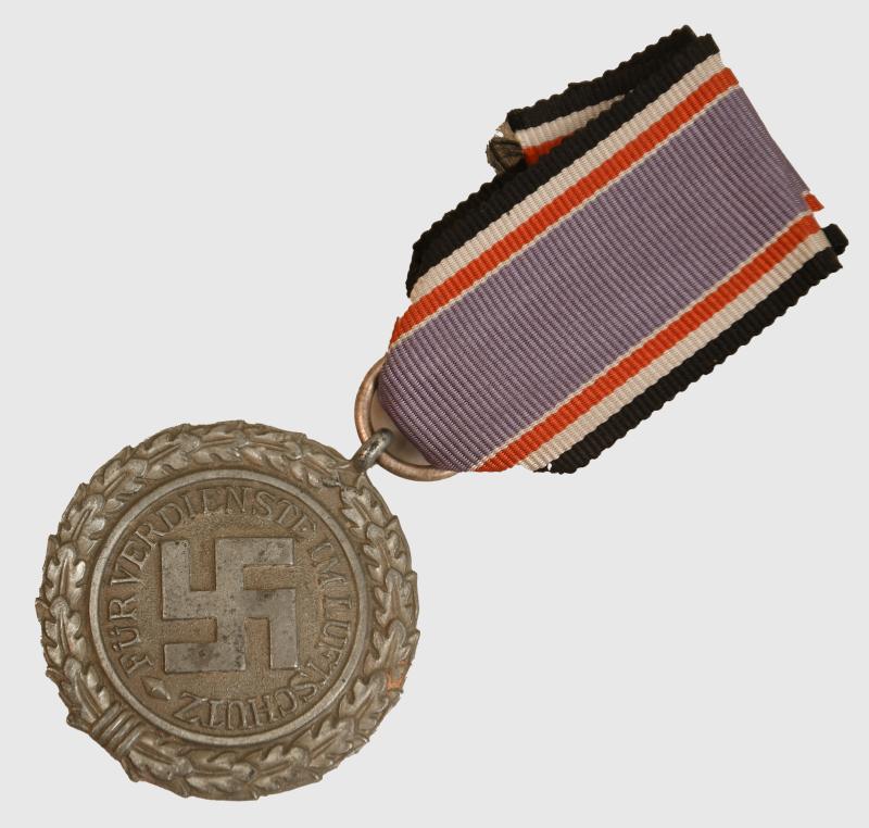 GERMAN WWII LUFTSCHUTZ MEDAL 2ND CLASS.