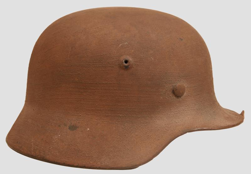 GERMAN WWII ARMY M.35 COMBAT HELMET.