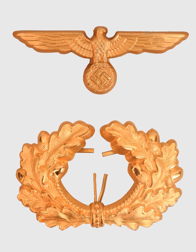 GERMAN WWII ARMY GENERAL’S EAGLE AND COCKADE SET.