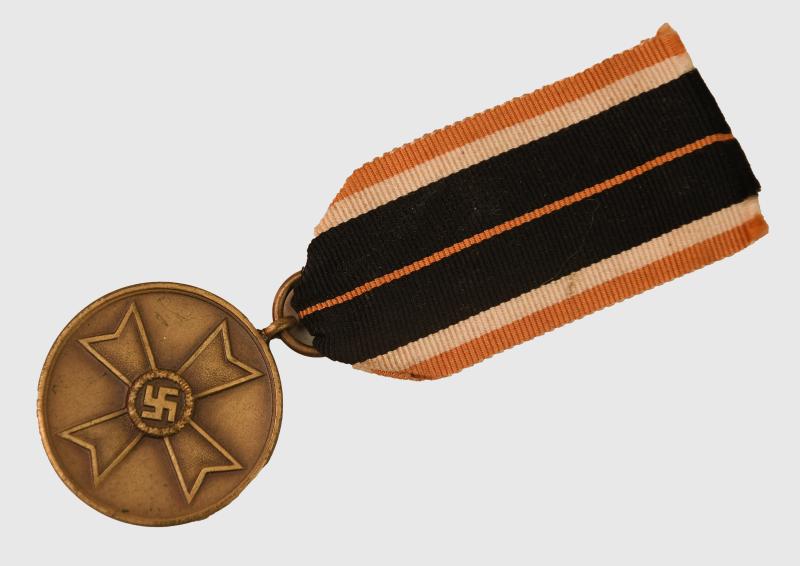 GERMAN WWII WAR SERVICE MEDAL.