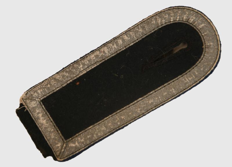 GERMAN WWII ARMY MEDICAL NCO SINGLE SHOULDER BOARD.