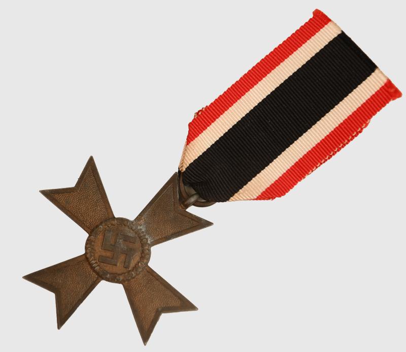 GERMAN WWII WAR MERIT CROSS WITHOUT SWORDS.