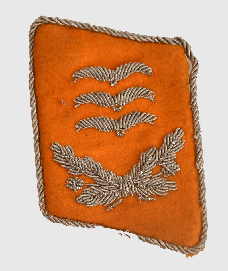 GERMAN WWII LUFTWAFFE FLIGHT HAUPTMANN’S COLLAR PATCH.