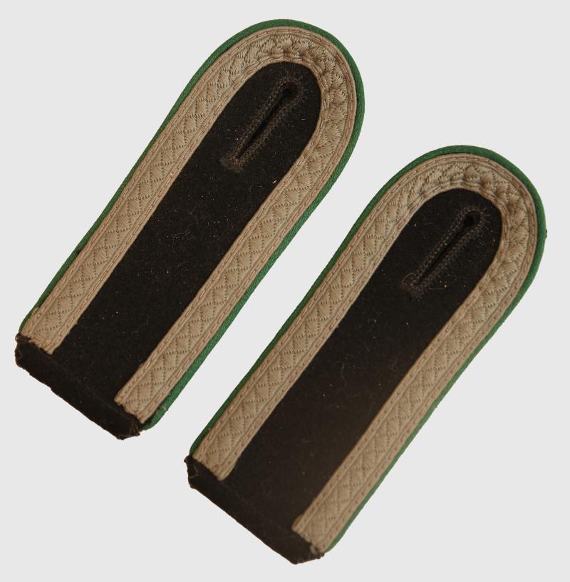 GERMAN WWII WAFFEN SS UNTERSCHARFUHRER MOUNTAIN TROOPS SHOULDER BOARDS.