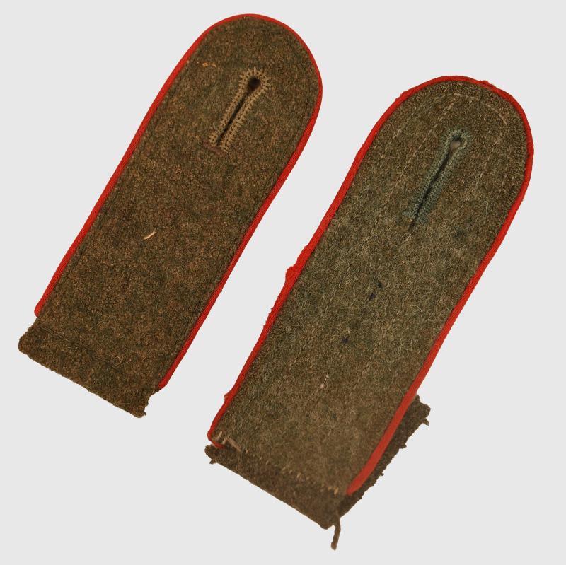 GERMAN WWII ARTILLERY SHOULDER STRAPS.