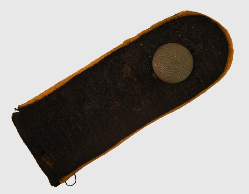 GERMAN WWII WAFFEN SS SHOULDER BOARD.