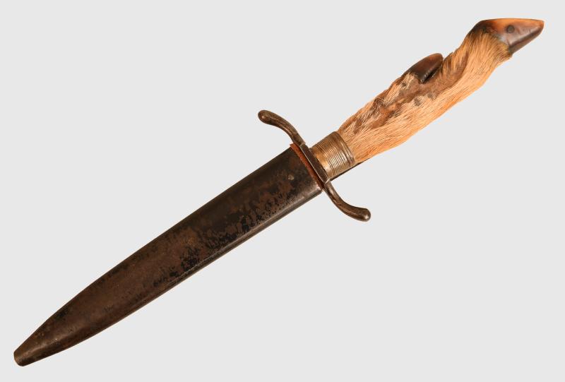 GERMAN WWI DEER’S FOOT FIGHTING KNIFE.