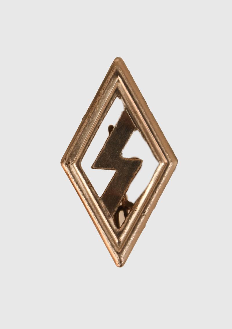 GERMAN WWII DJ FUND RAISING BADGE.