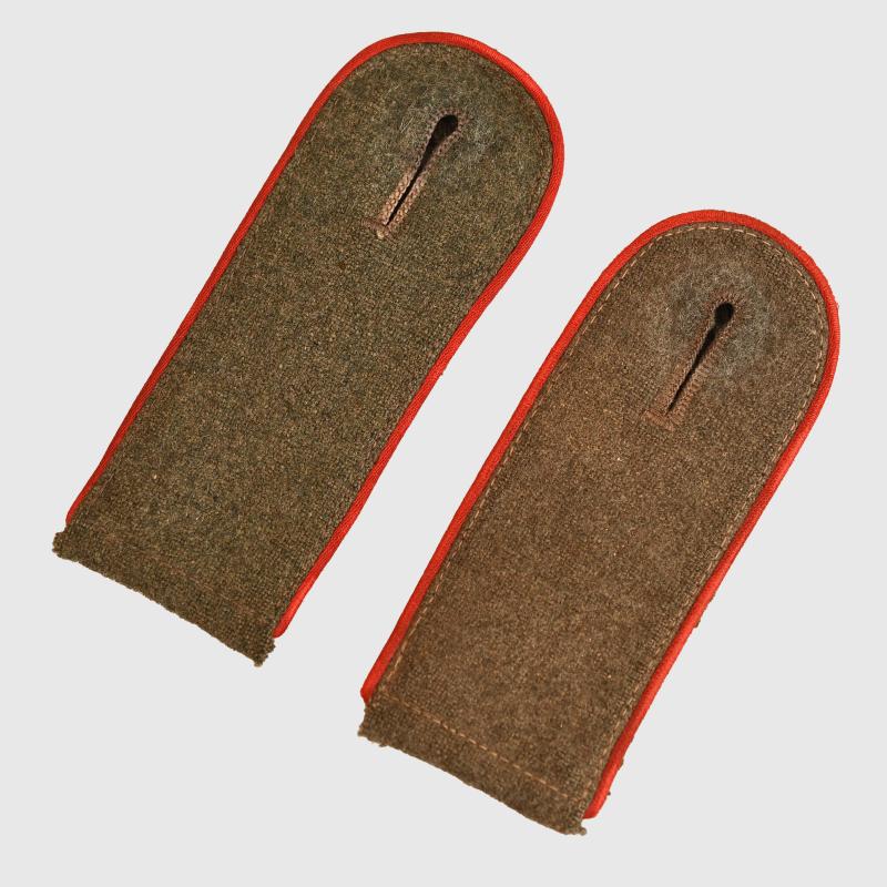 GERMAN WWII LATE WAR EARTH BROWN SHOULDER BOARDS.