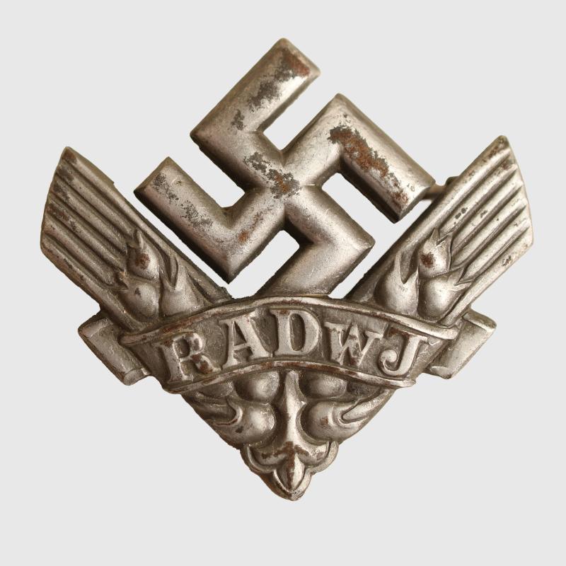 GERMAN WWII FEMALE RAD VOLUNTEERS BROOCH.