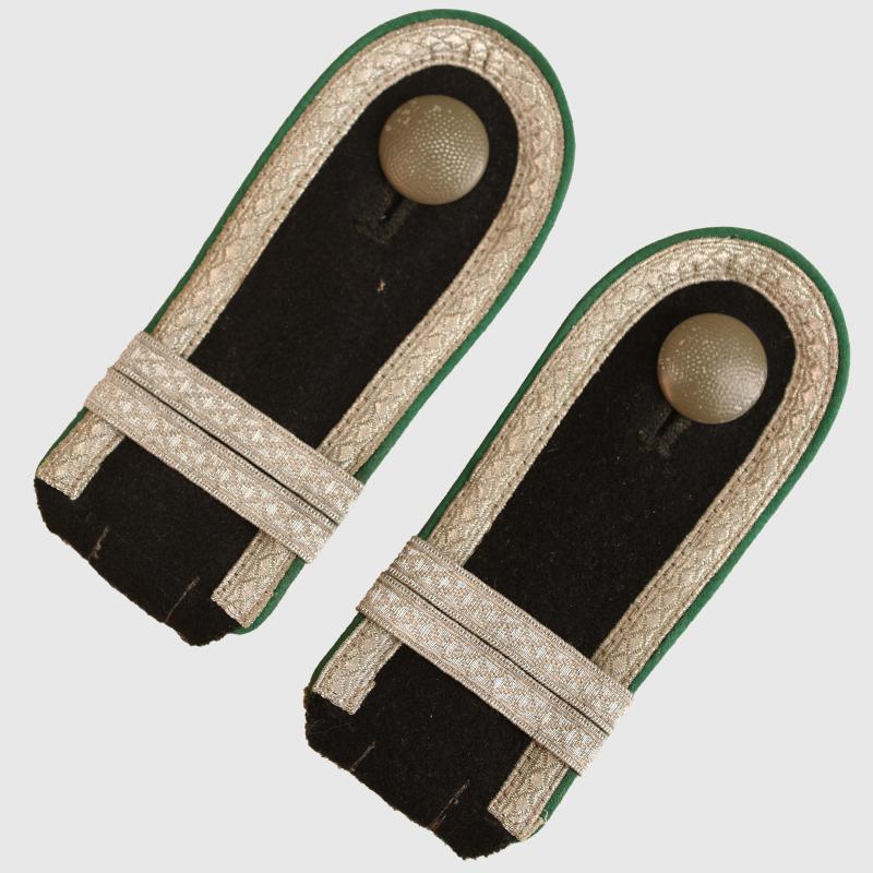 GERMAN WWII WAFFEN SS STANDARTENJUNKER MOUNTAIN TROOPS SHOULDER BOARDS.