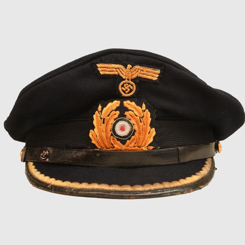 GERMAN WWII KRIEGSMARINE JUNIOR OFFICERS VISOR CAP.