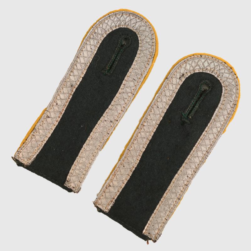 GERMAN WWII M.36 SHOULDER BOARDS.