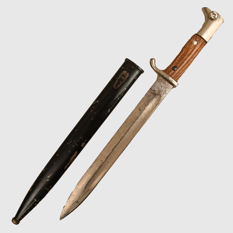 GERMAN WWII ARMED FORCES ENGRAVED BLADED PARADE BAYONET.