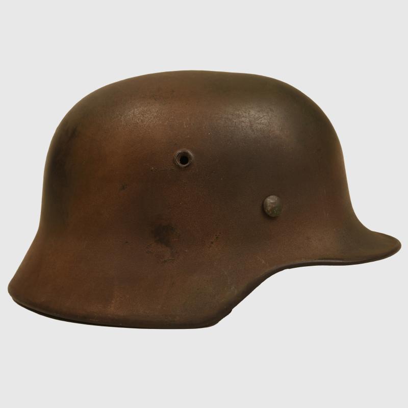 GERMAN WWII ARMY M.40 SINGLE DECAL CAMOUFLAGE HELMET.