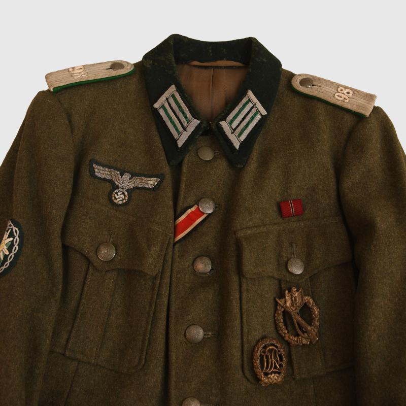 GERMAN WWII MOUNTAIN TROOP OFFICERS UNIFORM, IDENTIFIED.