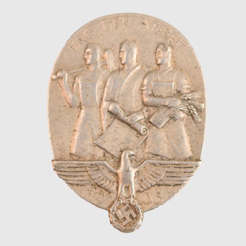 GERMAN WWII TAG DER ARBEIT 1935 TINNY.