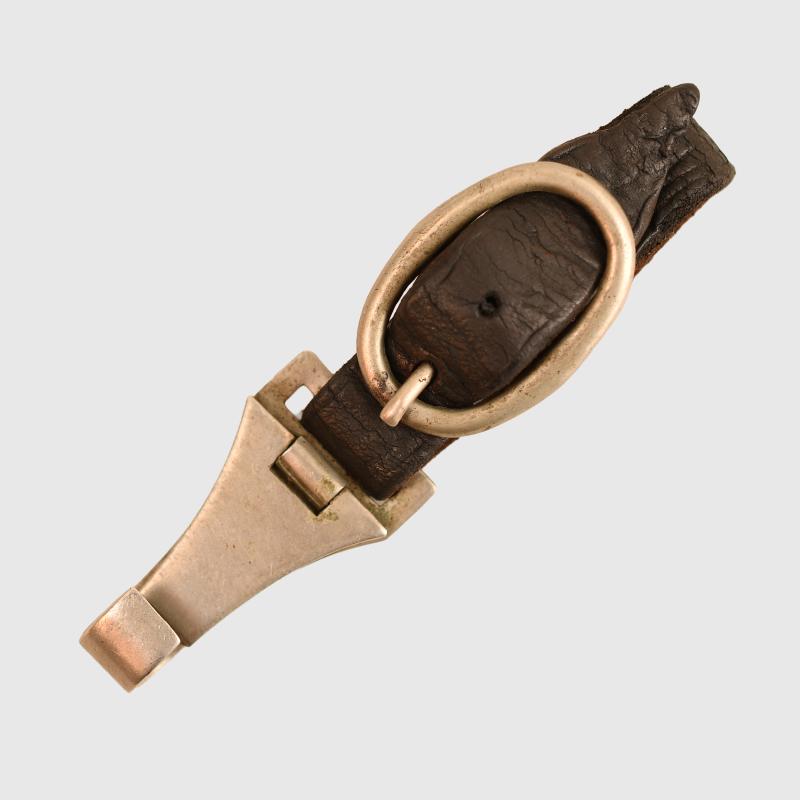 GERMAN WWII SS DAGGER BELT LOOP.