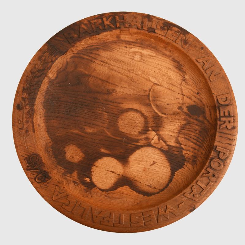 GERMAN WWII GERMAN PRISONER OF WAR PLATE.