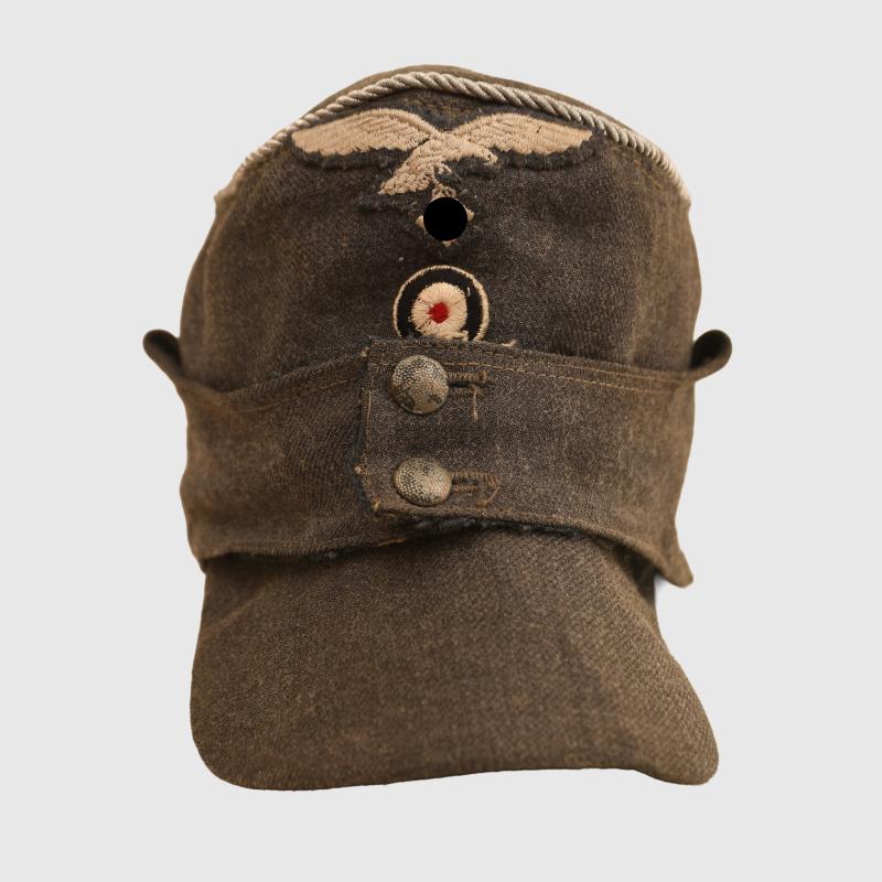 GERMAN WWII LUFTWAFFE OFFICERS M.43 CAP.
