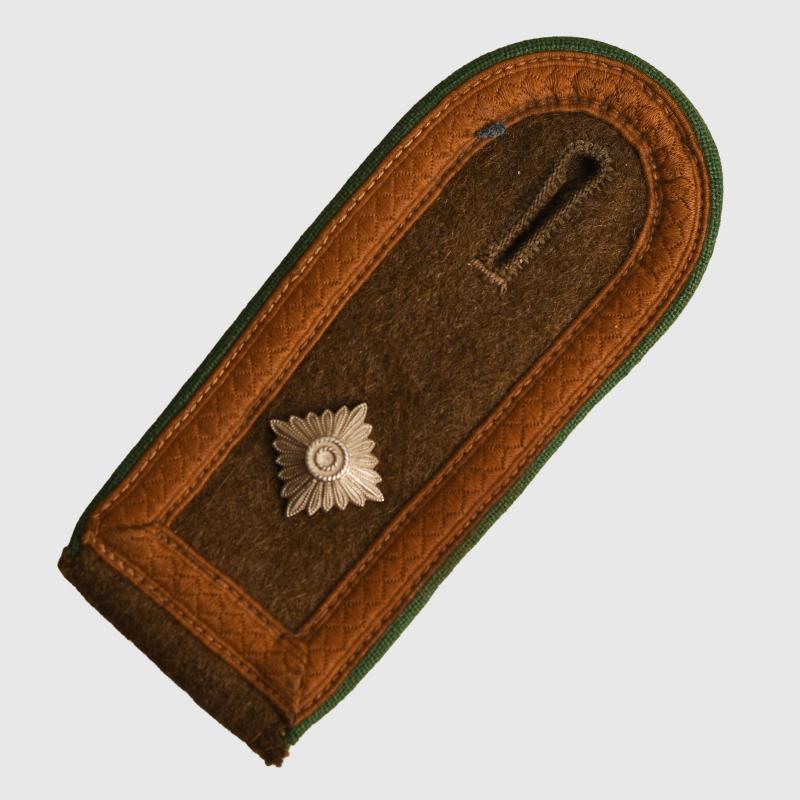 GERMAN WWII AFRIKAKORPS MOUNTAIN TROOPERS SHOULDER BOARD.