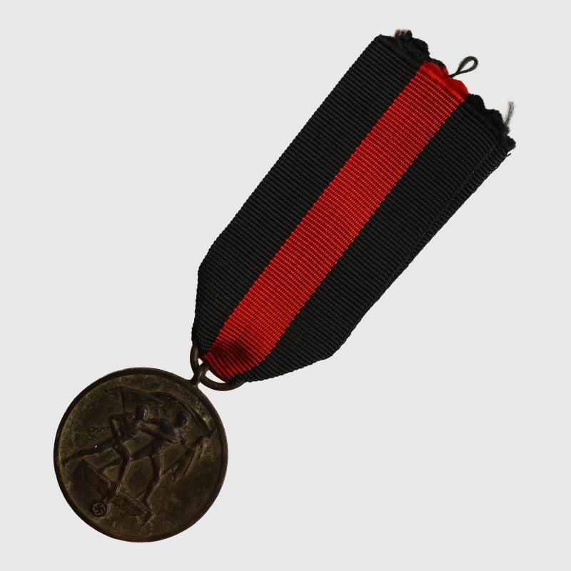 GERMAN WWII 1ST OKTOBER1938 MEDAL WITH RIBBON.