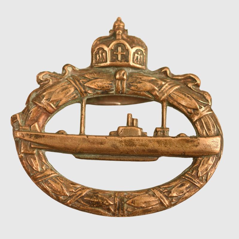GERMAN WWI REPRODUCTION KAISERMARINE SUBMARINE SERVICE BADGE.