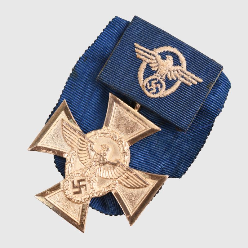 GERMAN WWII 18 YEAR POLICE LONG SERVICE MEDAL.