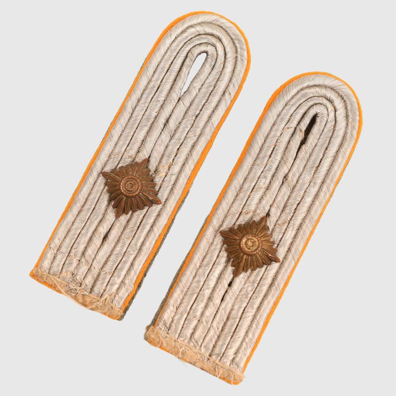 GERMAN WWII LUFTWAFFE RESERVE OFFICERS SHOULDER BOARDS.