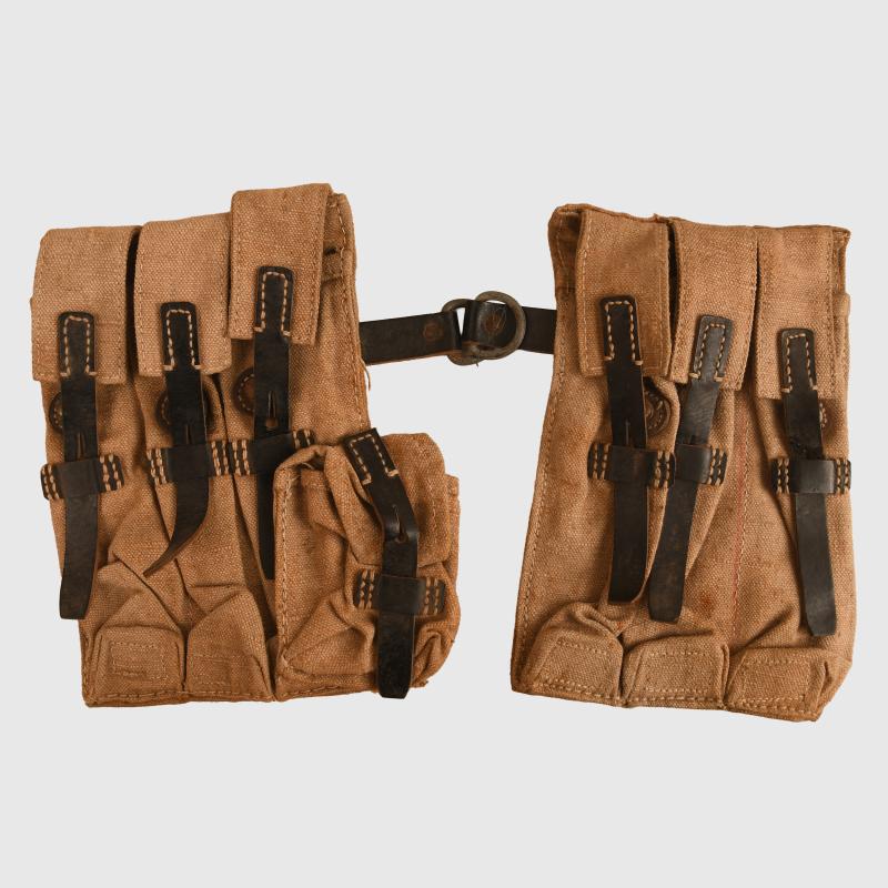 GERMAN WWII PAIR OF MP40 POUCHES.