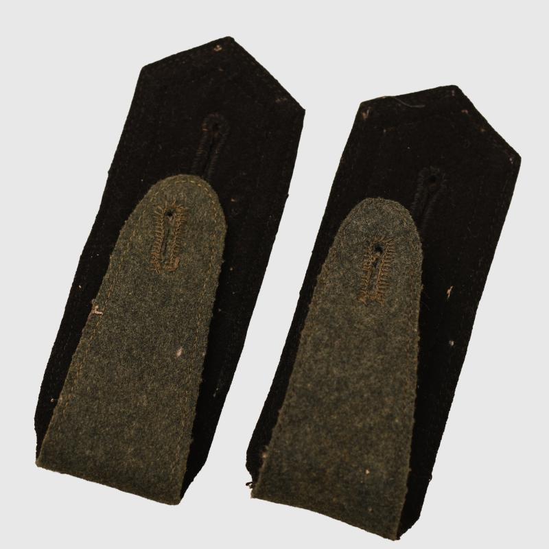 GERMAN WWII SS TOTENKOPF STANDARTE SHOULDER BOARDS.