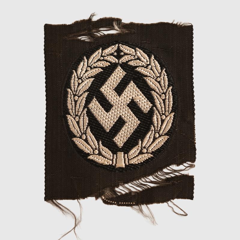 GERMAN WWII UKRAINIAN SCHUTZMANNSCHAFT MANS CAP BADGE.